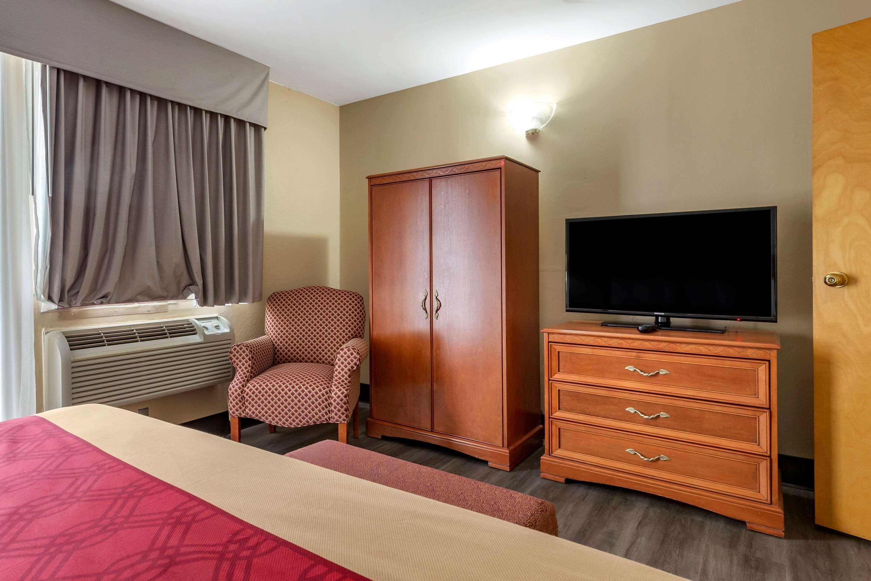Econo Lodge & Suites Southern Pines Exterior foto