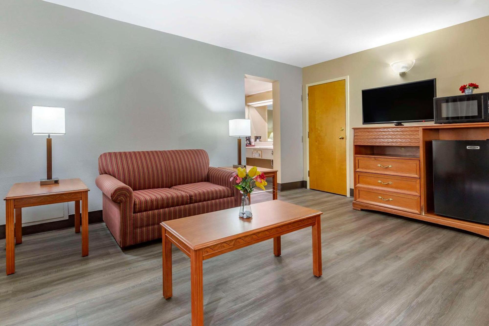Econo Lodge & Suites Southern Pines Exterior foto